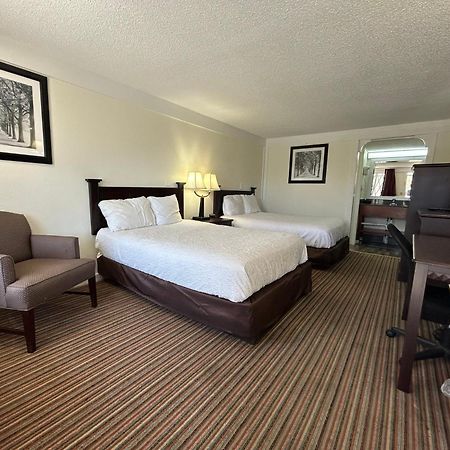 Knights Inn Somerset Bagian luar foto