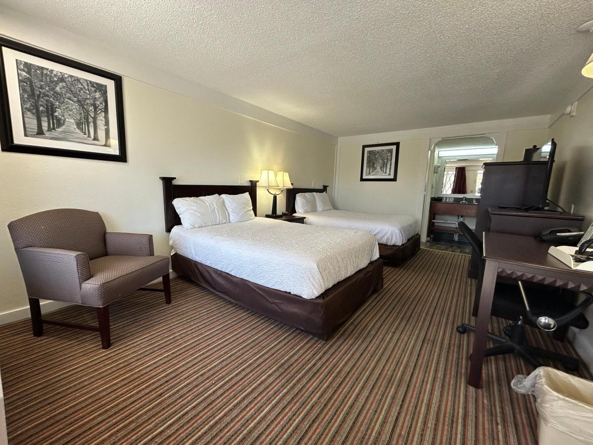 Knights Inn Somerset Bagian luar foto